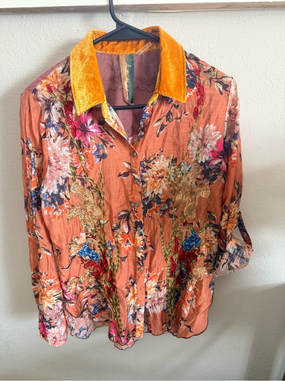 Aratta Orange Floral Button-Down with Mustard Velvet Collar XS Embroidery